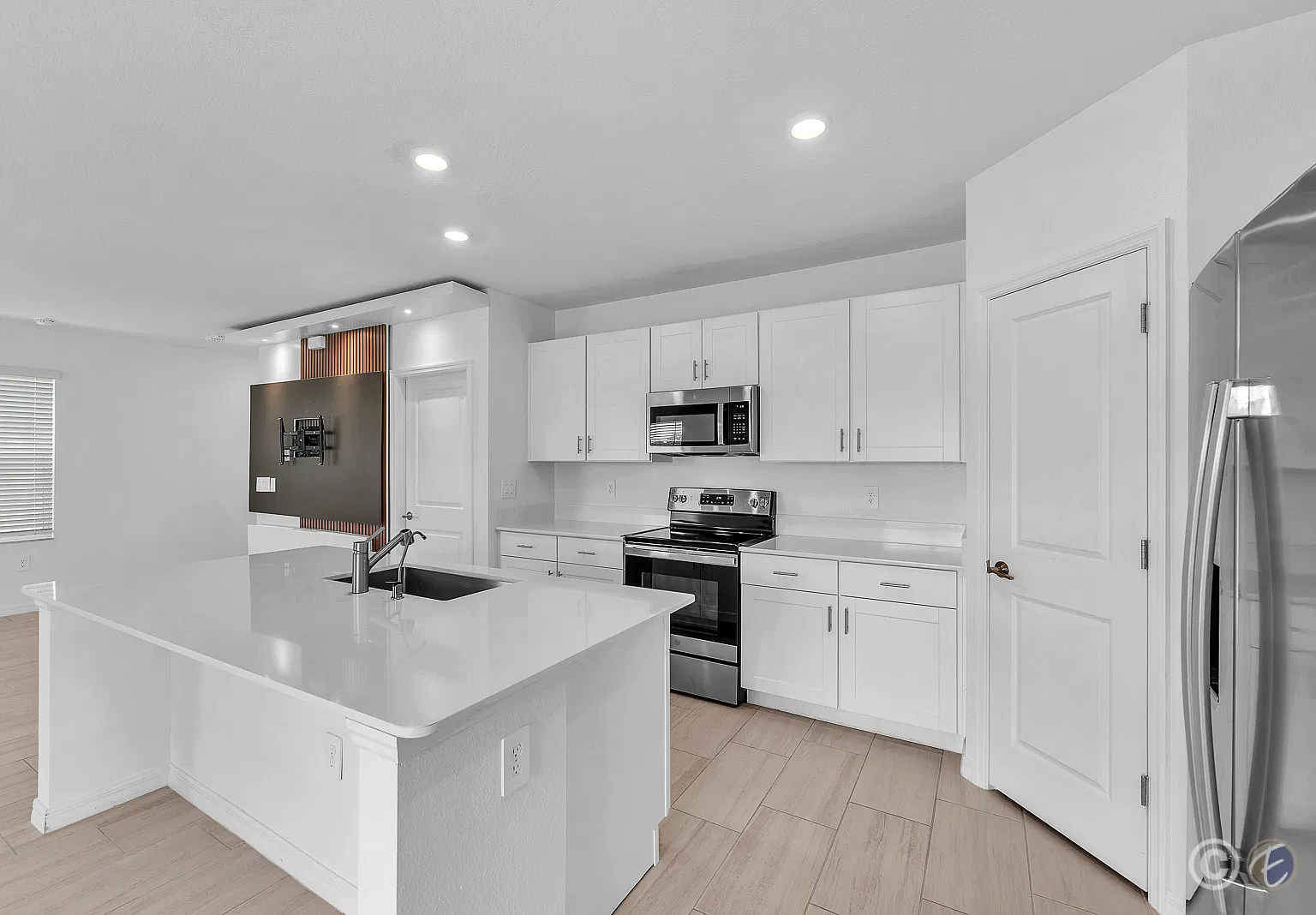 2109 Victorious Falls Ave — Photo 2