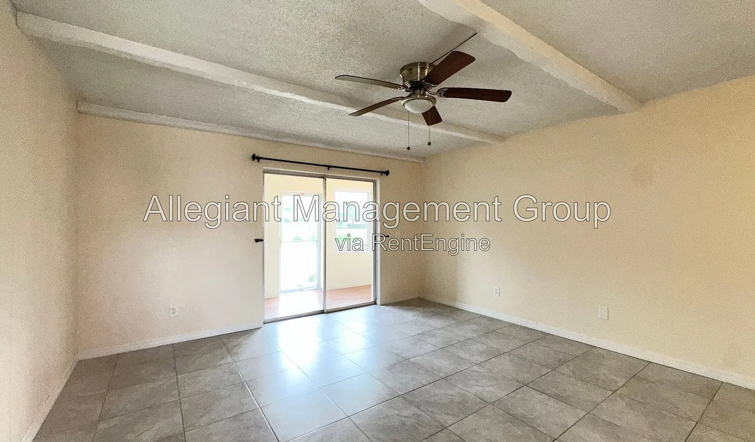 2 bed, 2.0 bath, 1045 sqft, $1,599 — Photo 2