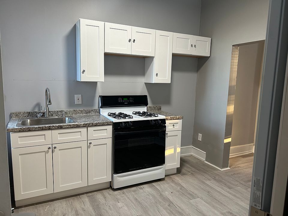 Newly renovated full kitchen