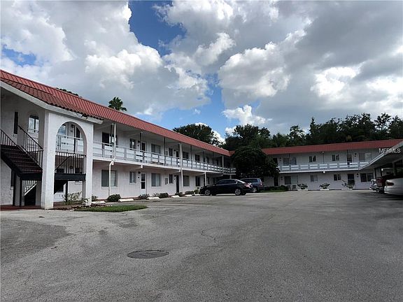 4th image of 1100 Martinique Dr APT 116