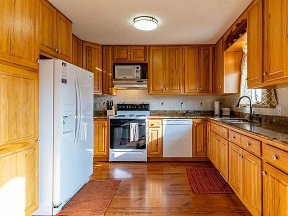 5th image of 819 Heartland Hills Dr