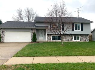 2104 Tyler St, Jenison, MI 49428