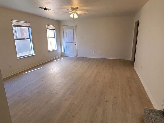 3rd image of 13637 Biggs St
