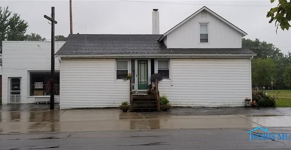 2nd image of 225 W Main St
