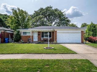 30729 Ridgefield Ave, Warren, MI 48088