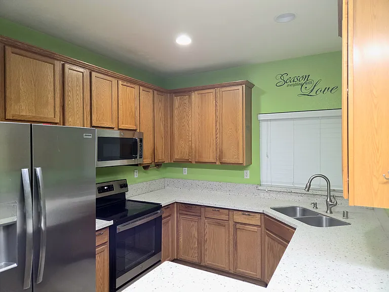 591 Summer Garden Way — Photo 5
