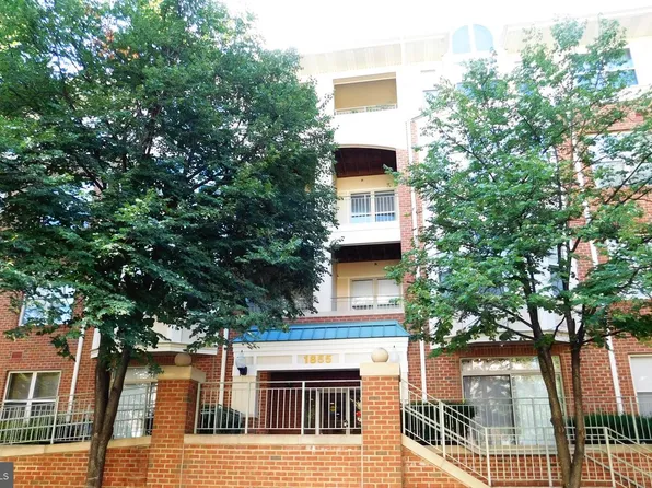 1855 Stratford Park Pl APT 103, Reston, VA 20190