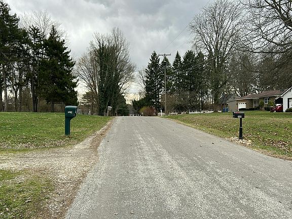 4th image of 2439 Sarah Dr