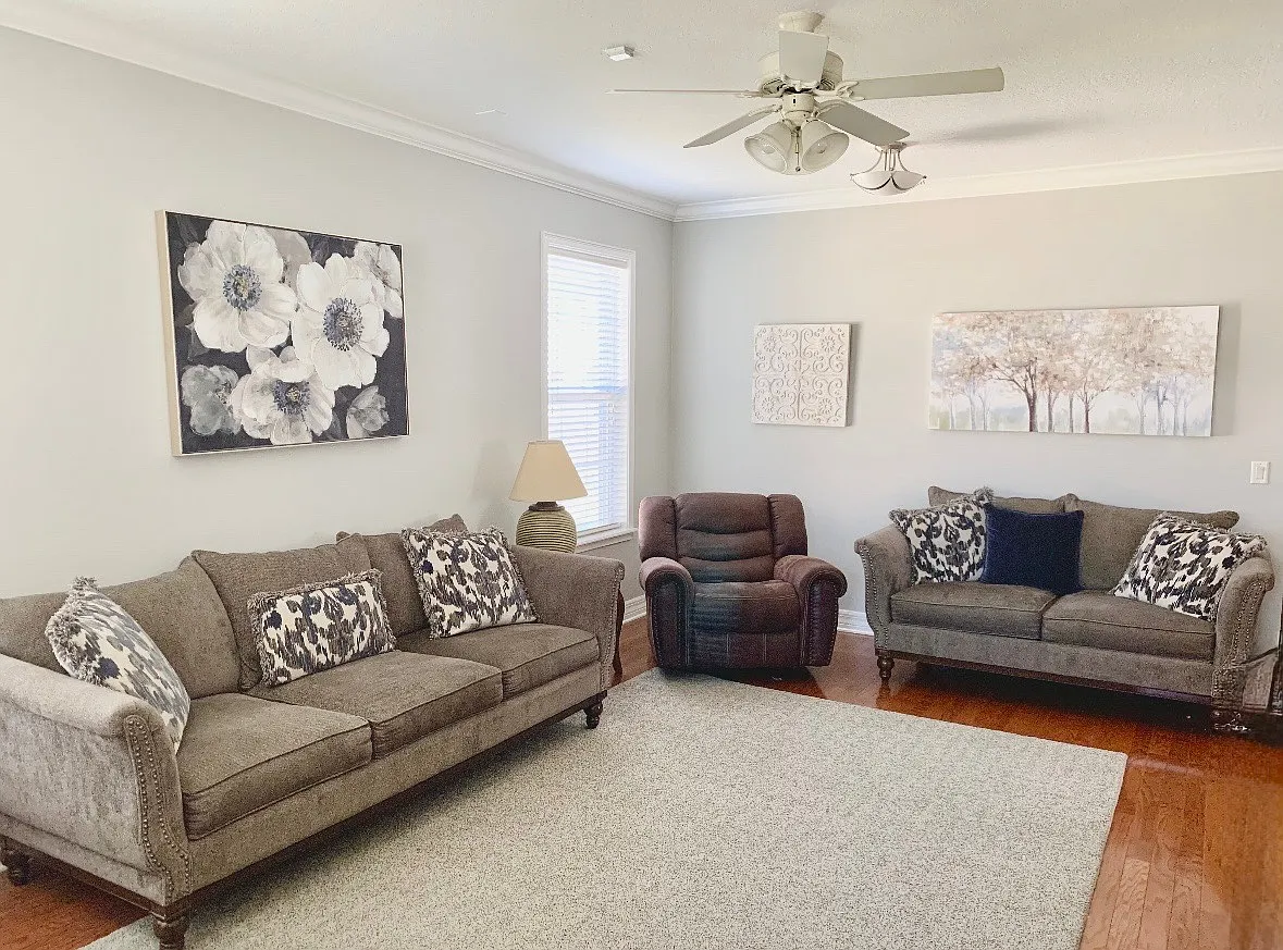 3 bed, 1580 sqft, $3,599 — Photo 3