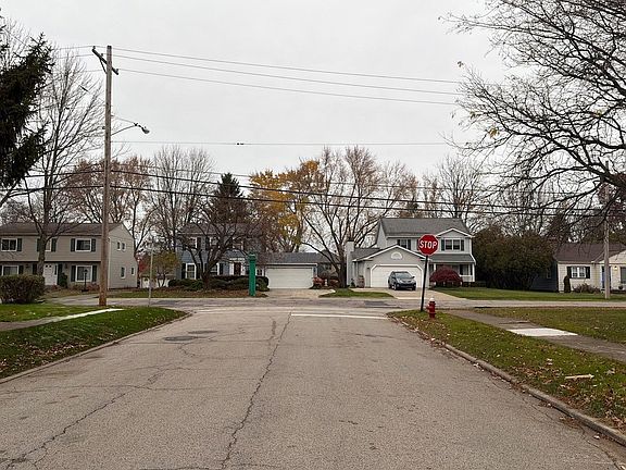 5th image of 4060 W 217th St