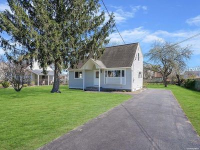 20 Montgomery Street, Brentwood, NY, 11717