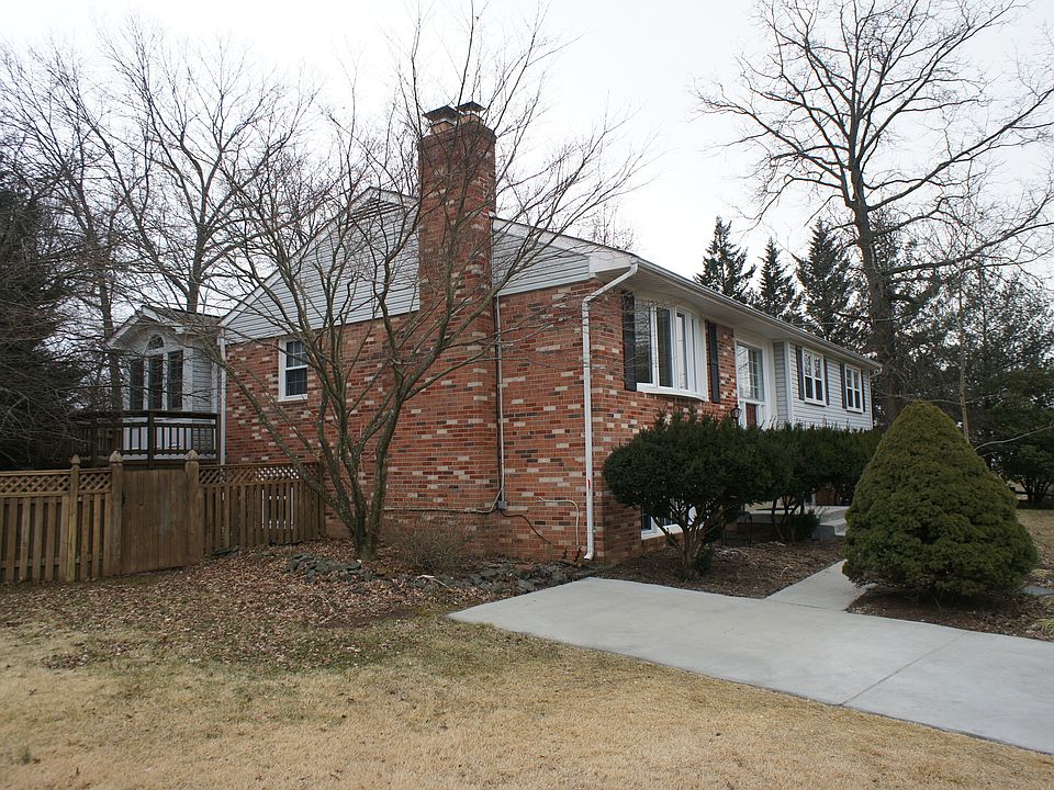 1st image of 15017 Ponderlay Dr