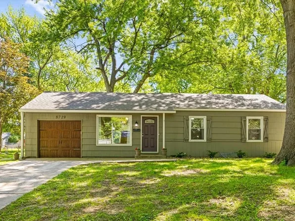 8719 Stearns Ave, Overland Park, KS 66214