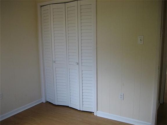3rd image of 549 Saint Ann St