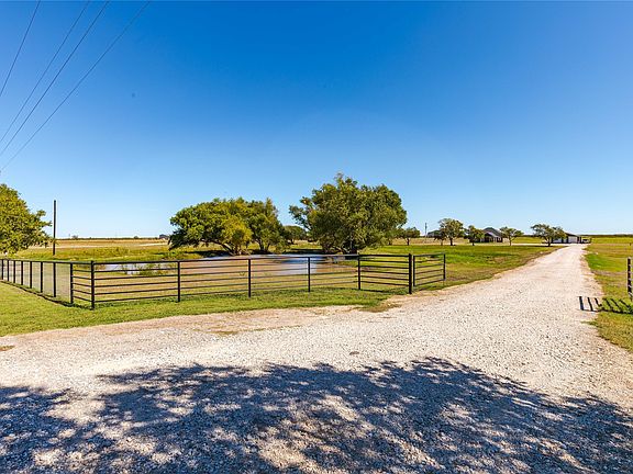 4th image of 3530 Southmayd Rd