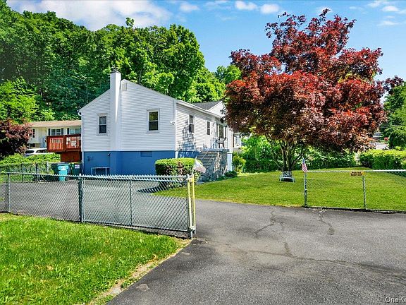 3rd image of 356 Sprout Brook Road