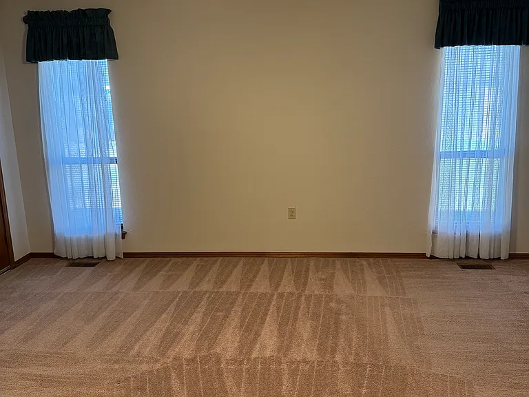 345 Carlsbad Ct — Photo 10