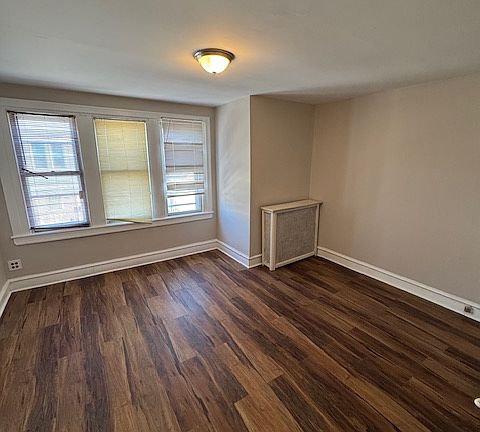 5th image of 4818 N Marshall St