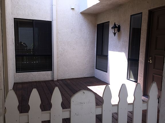 Breezeway garage-doorway