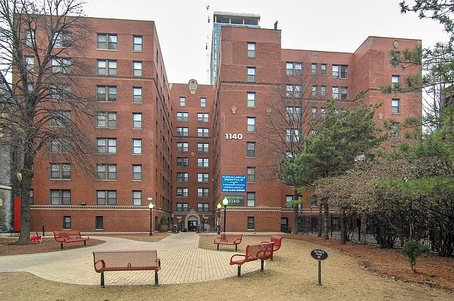 1st image of 1140 N La Salle Dr APT 100