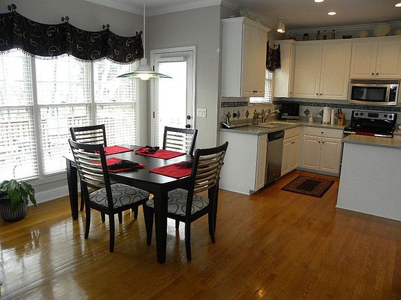 Breakfast - Wooded View