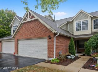 30W004 Spruce Ct, Warrenville, IL 60555