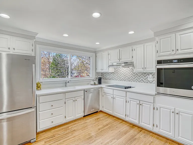 12805 Point Pleasant Dr — Photo 33