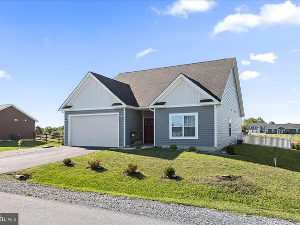 112 Peoney Ln, Bunker Hill, WV 25413