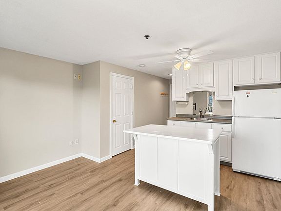 3rd image of 550 Winnacunnet Road #219