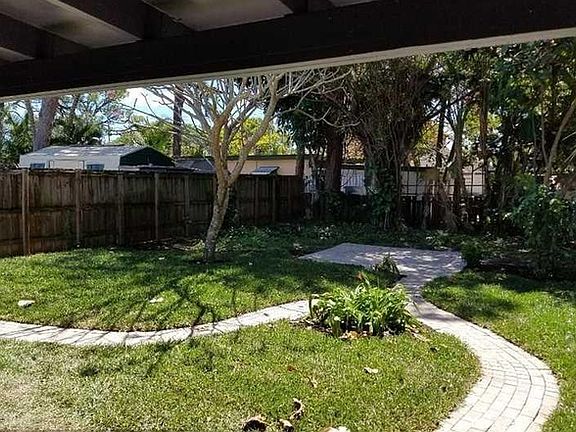 2nd image of 650 NE 39th St
