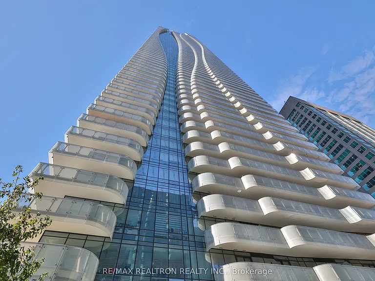 1 Bloor St E #3211 — Photo 44