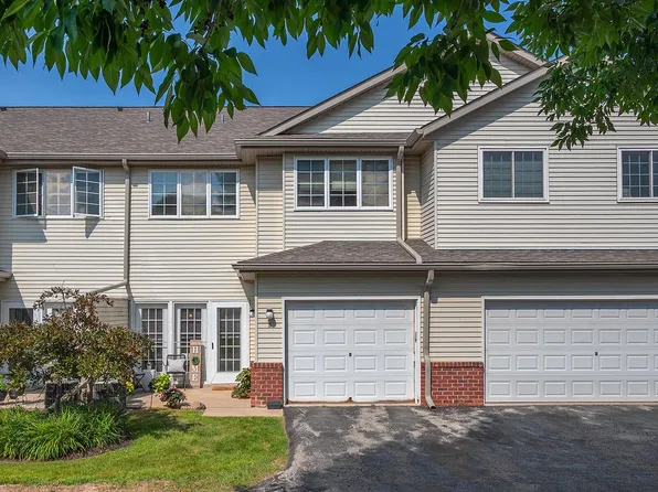 2426 Fox River PARKWAY #D, Waukesha, WI 53189