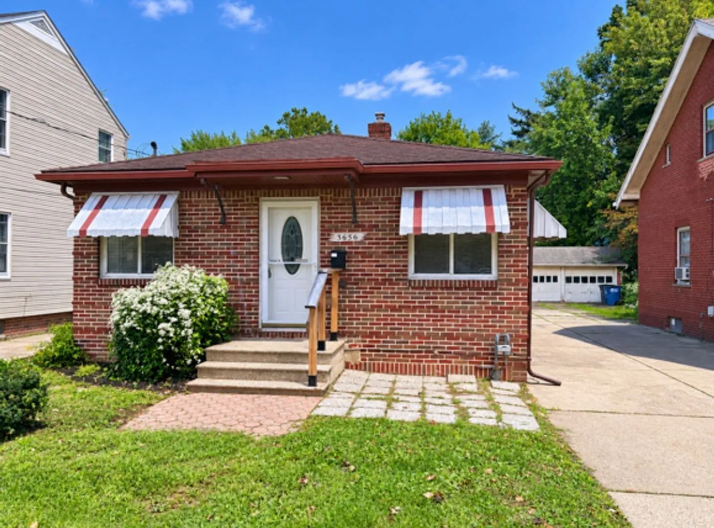 2 Bed 1 Bath — Photo 1