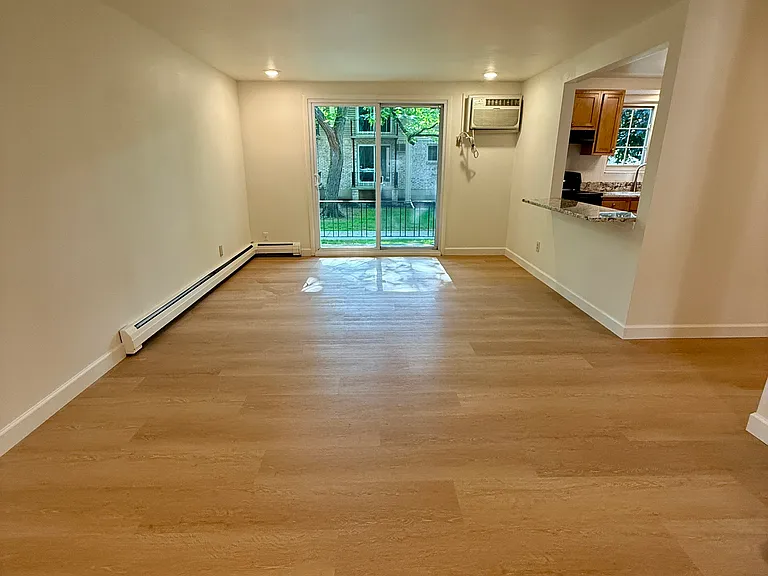 3984 Ridge Lea Rd #B — Photo 6