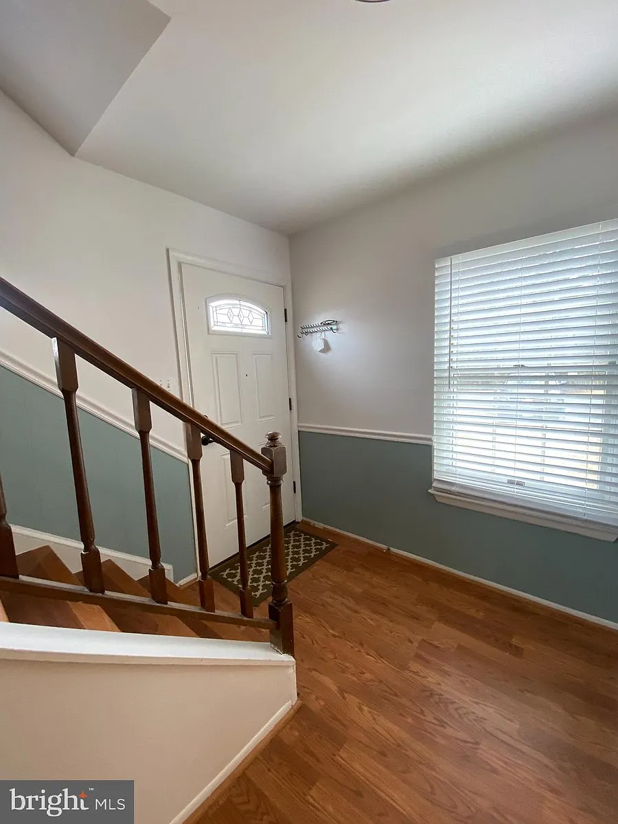 Building Photo - 8900 Shamrock Ct