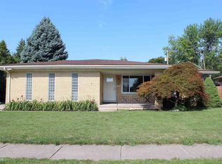 35833 Devereaux Rd, Clinton Township, MI 48035