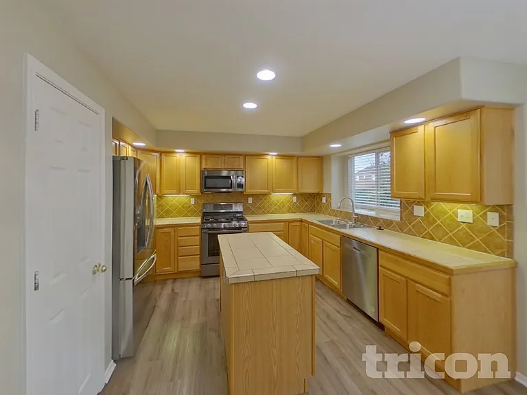 7048 Sungold Dr — Photo 4