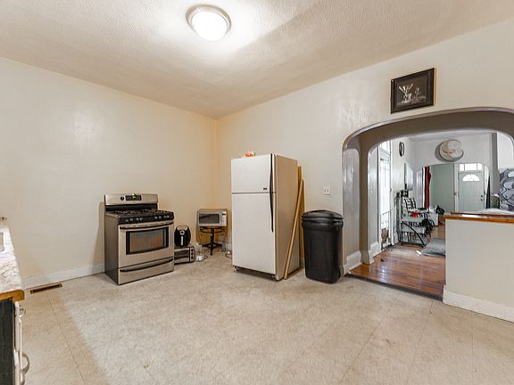 5th image of 530 Prospect St