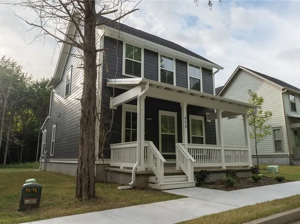 953 S Waxflower Ave, Fayetteville, AR 72701