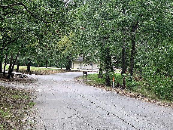 5th image of 18431 W Lakewood Dr
