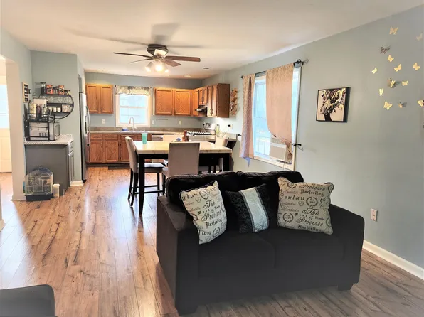 1 Christine Dr, Wrightsville, PA 17368