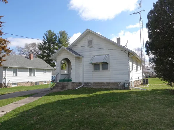 737 Phillips St, Galesburg, IL 61401