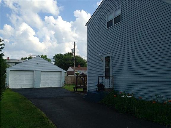 Plenty of Parking & Convenient Side Entrance