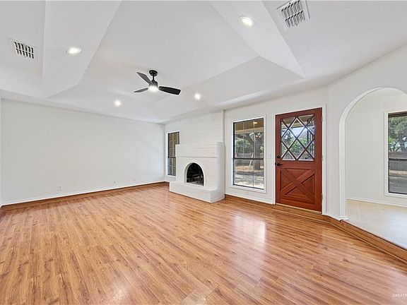5th image of 801 Boardwalk St