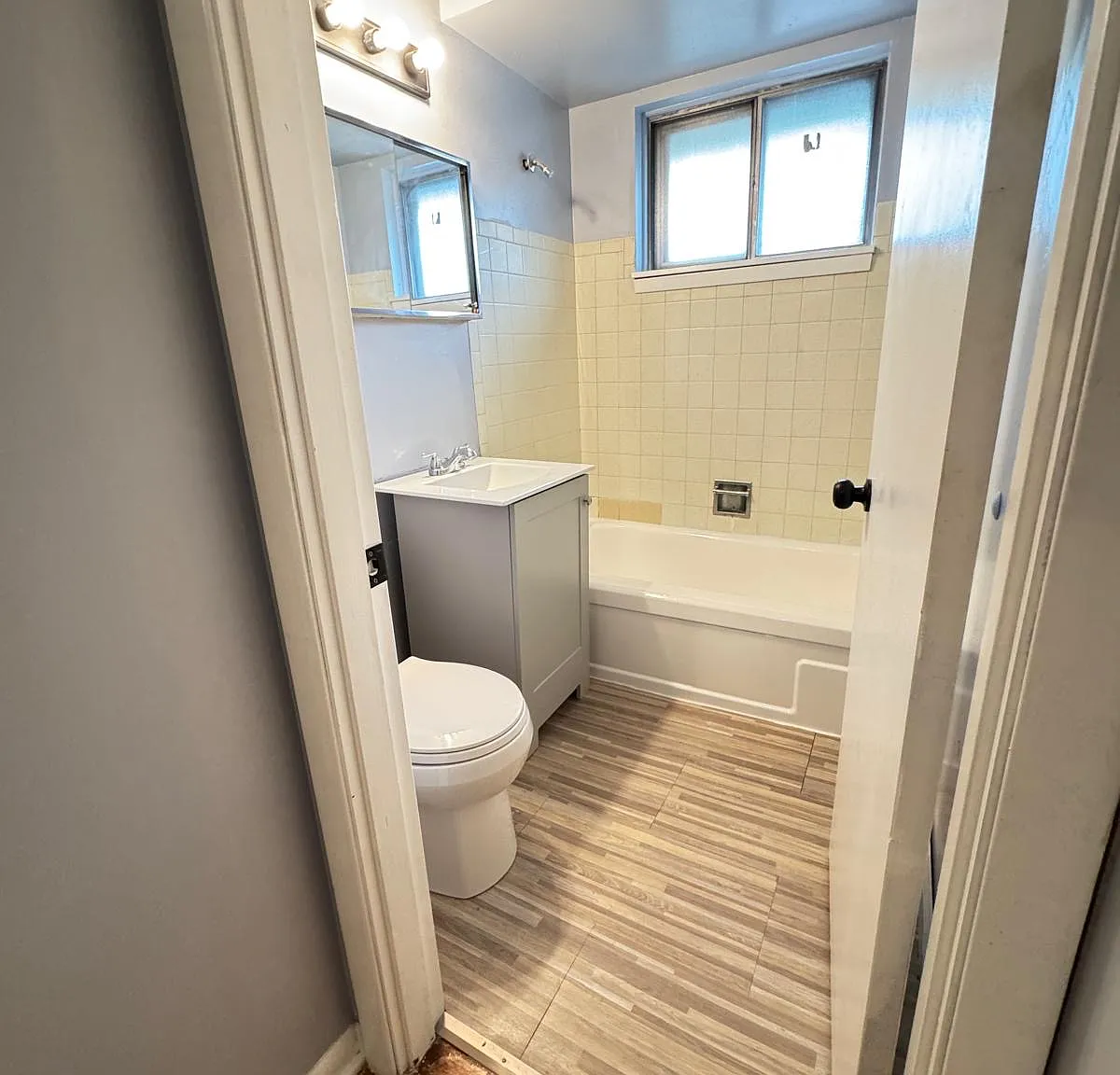3 bed, $1,300 — Photo 4