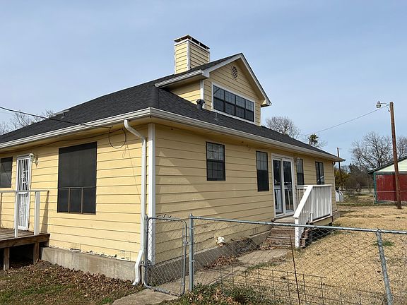 3rd image of 200 Chappell St