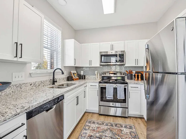 The Reserve at Meadowmont Apartments and Townhomes — Photo 24