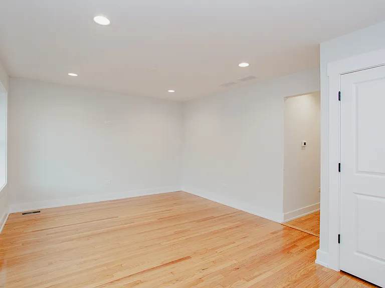 5509 N Central Ave — Photo 12