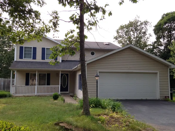 233 Flint Mountain Dr, Stuarts Draft, VA 24477