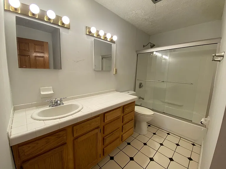 E 15th Ave 325 TPP — Photo 19